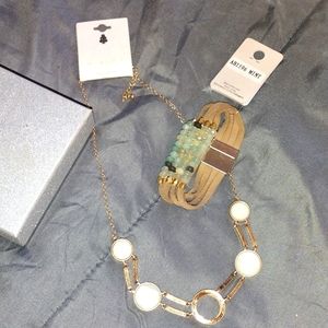 Beautiful necklace with magnetic bracelet to match